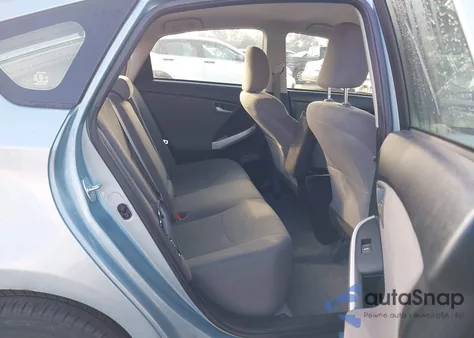 2014 Toyota Prius Three z USA, uszkodzony, nr VIN JTDKN3DUXE1781247